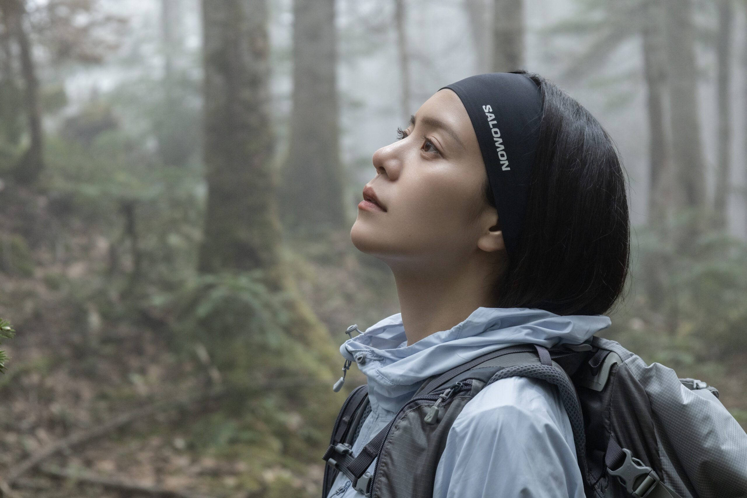 Trailmarksは、山へ向かう一歩に宿る思想を記すメディア。 服と道具を通して、自然とどう関わるかを問い続ける。 静かな選択が、未来の風景をつくると信じて。